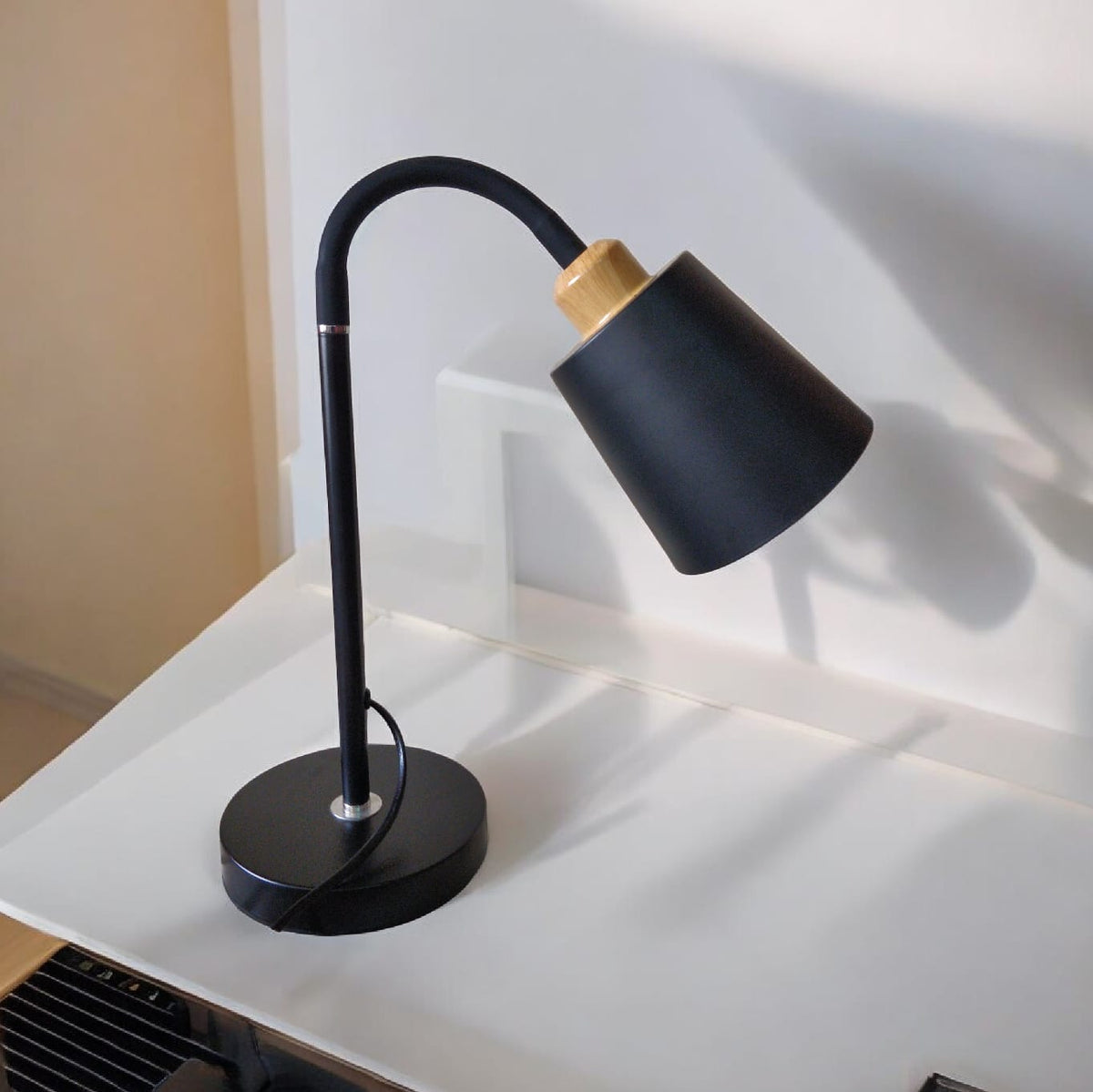 Black Flexible head Reading Desk Lamp